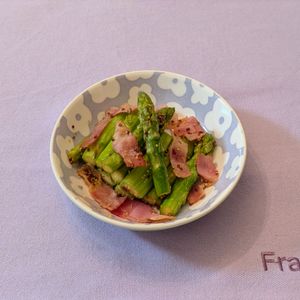𝔂𝓾𝓶𝓲🍓の作ってみた!投稿(定番は味付けを一工夫＊アスパラベーコンの粒マスタード炒め♡)
