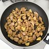 ［砂肝とにんにくのターメリック炒め］ダブルにんにく！焼くだけの工程3