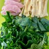 【ささみとほうれん草のコチュごま炒め】お揚げ入りでウマウマ♪の下準備