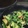 白だし香る♪【小松菜とさつまいものごま味噌炒め】お弁当にも◎の工程3
