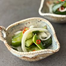 シャキッと洋風♪【たたききゅうりと新玉のさっぱり和え】