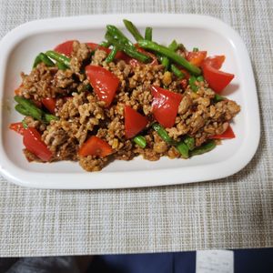 とももの作ってみた!投稿(【いんげんとひき肉の彩り炒め】シャキ旨!!)