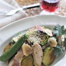 芽キャベツと鶏ささみ肉のガ-リックコンソメ炒め
