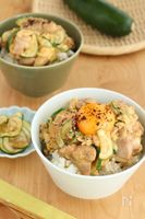 ズッキーニで楽しむ新定番！親子丼