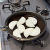 【余った白味噌で作る♡】鮭大根の白味噌出汁バター煮の工程1