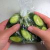 きゅうりの浅漬け│塩もみ不要で味が決まる！ポリ袋で漬けるだけの工程3