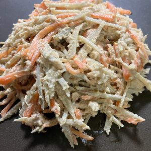 あっこの作ってみた!投稿(激うま!ごぼうとにんじんの濃厚ツナマヨサラダ)
