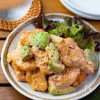 レンジで作る♪鶏アボカドのオーロラソース