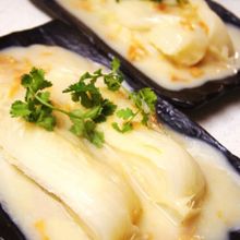 丸ごと白菜クリームIn干し貝柱ソース煮