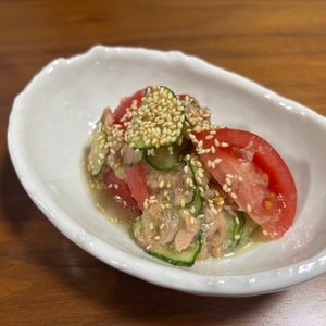 こむぎの作ってみた!投稿(トマトときゅうりとツナの塩麹サラダ)
