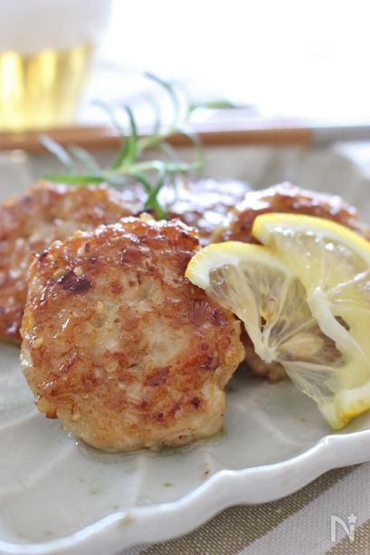 鶏バーグのレモンバターソース