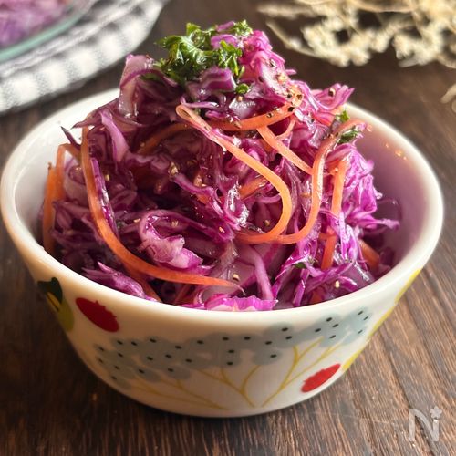 【お弁当の副菜にも】紫キャベツとにんじんのナムル