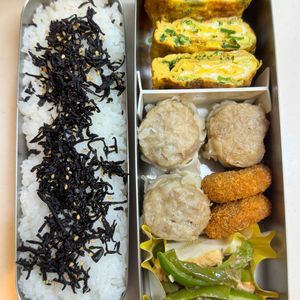 Tsuneaki Okadaの作ってみた!投稿(旨味たっぷり【厚揚げとピーマンのおかかバター炒め】お弁当にも)