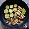 焼き目がごちそう！「ズッキーニと舞茸と長ねぎの焼きびたし」の工程2