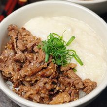 スタミナ満点！【牛とろろ丼】