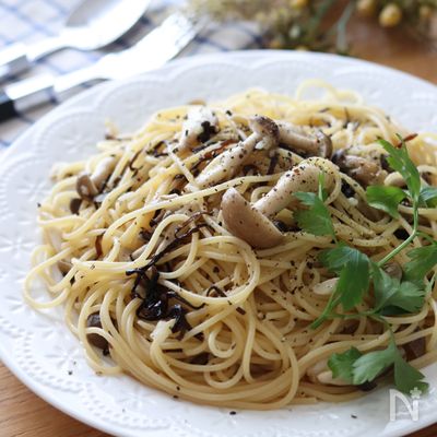 きのこの美味しい時期に是非♡きのこと塩昆布の和風パスタ