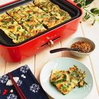 ホットプレートでカリっともちもち！　ニラと桜海老のチヂミ