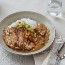 栃尾の油揚げのヘルシーカレーライス。