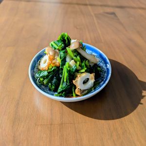 るるる♪の作ってみた!投稿(小松菜としめじ、ちくわの柚子胡椒ポン和え♪レンジで簡単副菜！)