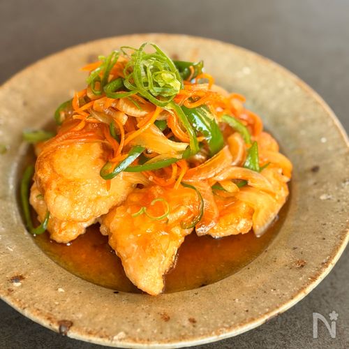 もう献立に迷わない!忙しい日でもパパッと作れる「絶品メインおかず3選」|メイン食材から献立を決められるレシピ本もご紹介!