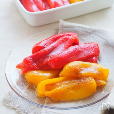 丸焦げに焼いてじんわり甘い 焼きパプリカのはちみつマリネ By むっちん 横田睦美 レシピサイト Nadia ナディア プロの料理家のおいしいレシピ