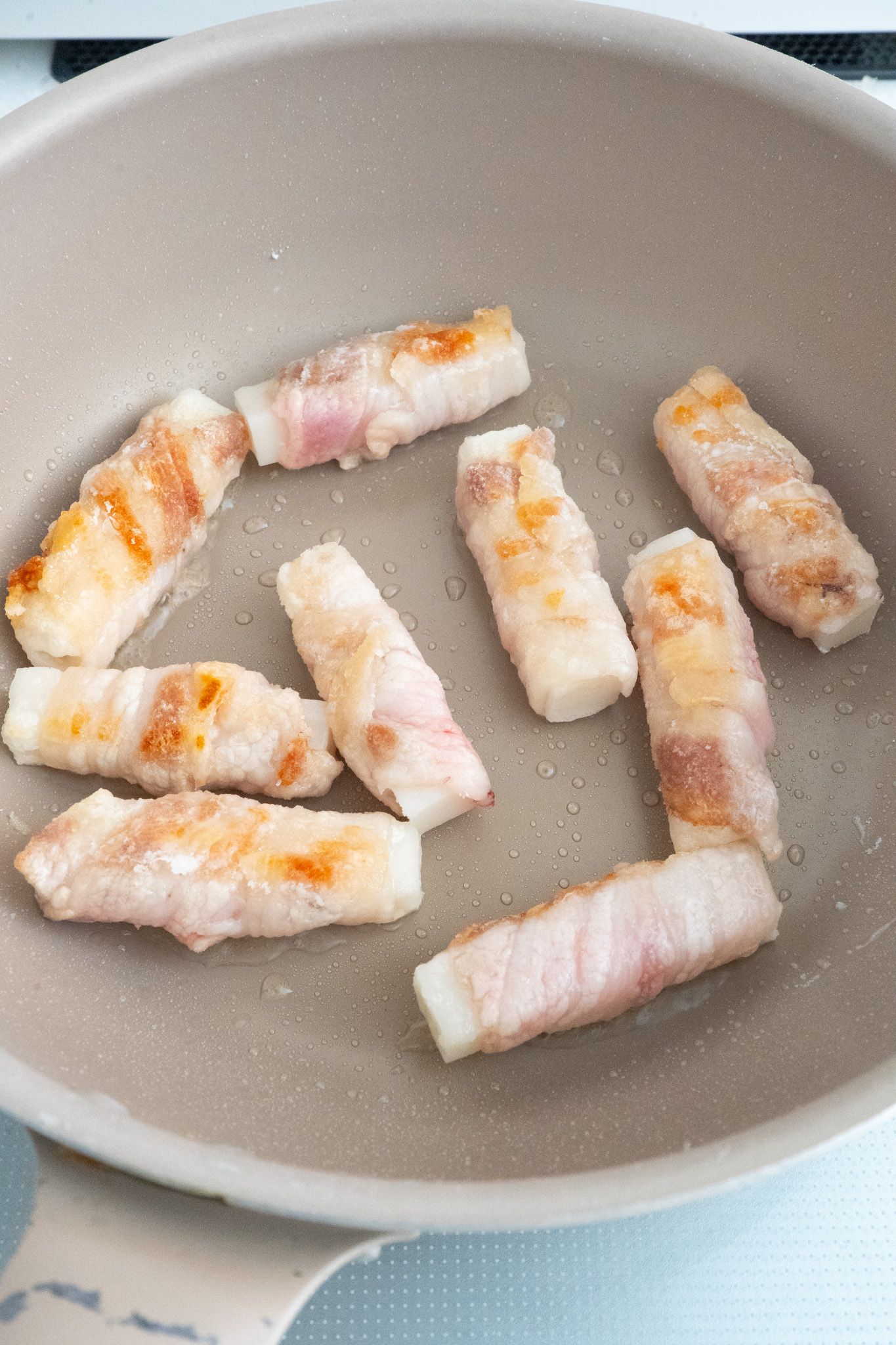 お餅の肉巻き【巻いた者のみ知れる味】 | レシピサイトNadia