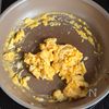 ガッツリおかずに変身！【きゅうりの卵炒め】の工程2