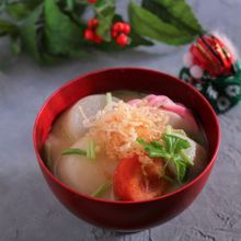 上品な白味噌仕立て　関西風雑煮