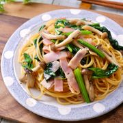 簡単！『ほうれん草とベーコンとしめじの醤油パスタ』