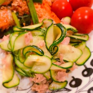ミルクの作ってみた!投稿(ズッキーニとツナのレモン醤油サラダ)