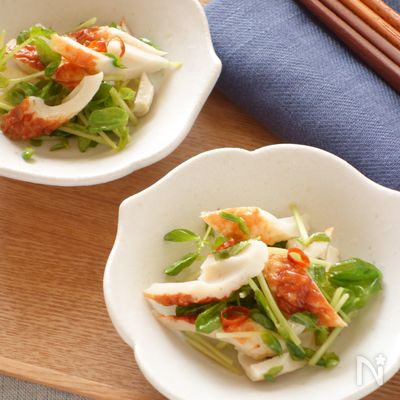 ちくわと豆苗のピリ辛和え