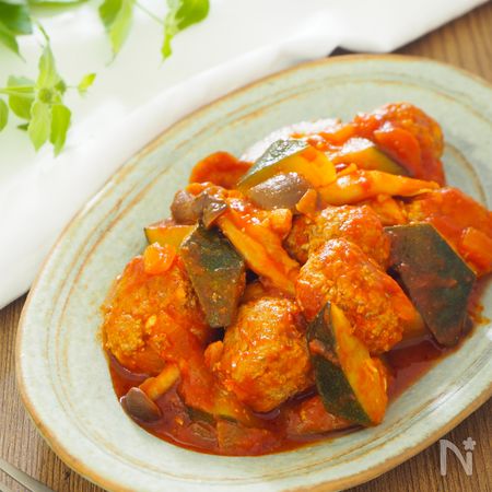 ダイエットに ミートボールとズッキーニとしめじのトマト煮 By ホワイティ もも レシピサイト Nadia ナディア プロの料理家のおいしいレシピ