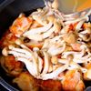 コクとうま味で美味しい【チキンときのこのクリーム煮】の工程3