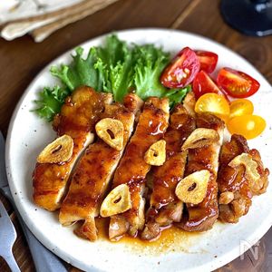 ガーリックチキンソテー】皮パリパリ中ジューシー♪ | レシピサイトNadia