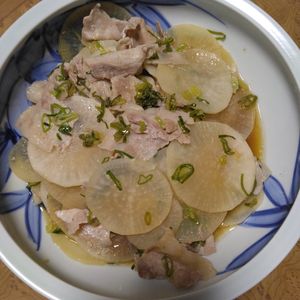 ももの作ってみた!投稿(10分で完成！重ねて放置するだけ「豚と大根蒸し」)