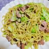 ヴェルの作ってみた!投稿(牛肉だしの素でおいしい♪おつまみ焼きそば)