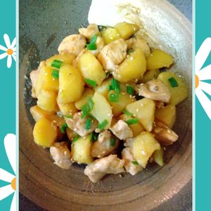 チョロリスの作ってみた!投稿(材料２つで食べ応えMAX！『鶏肉とじゃがいもの照り焼き』)