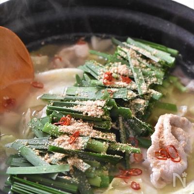 〆まで美味しい♡しゃぶしゃぶ用豚肉でもつ鍋風