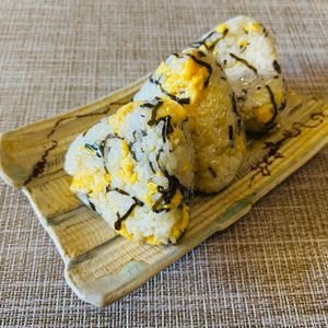 puricoの作ってみた!投稿(卵と塩昆布のおかずおにぎり【5分あればできる！】)