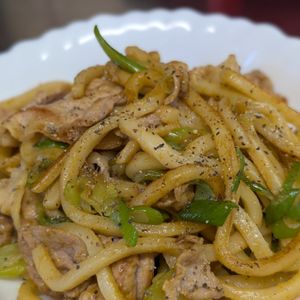 まゆのの作ってみた!投稿(【豚バラとネギのカレー焼うどん】一度食べたらリピート確定♪)