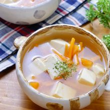 『人参と豆腐のコンソメ醤油スープ』