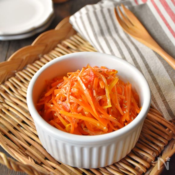 ニンジンと桜エビの塩きんぴら