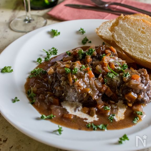 炊飯器で牛スネ肉のミラノ風赤ワイン煮込み