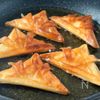 こどもの日に♪包んで焼くだけ【チーズミートのかぶと春巻き】の工程4