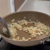 【秋の味覚】ワンパン簡単！さつまいもときのこのパエリアの工程1