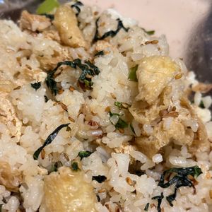 Kurobaraの作ってみた!投稿(おかずなしで食べれる♪小松菜と油揚げの混ぜご飯)