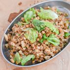少ない具材でもおいしい！魚肉ソーセージのレタスチャーハン