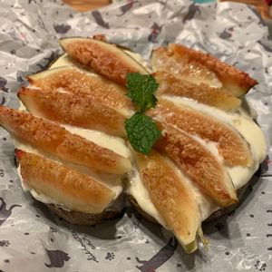 ぐ〜たら子の作ってみた!投稿(スイーツみたい！いちじくトースト♪)