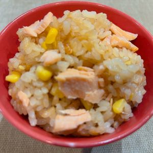 mi♡の作ってみた!投稿(【炊飯器にお任せ！】秒でなくなる！鮭とコーンの炊き込みご飯)