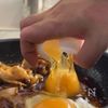 【ソース1本で決まる】とろとろ月見豚丼の工程2
